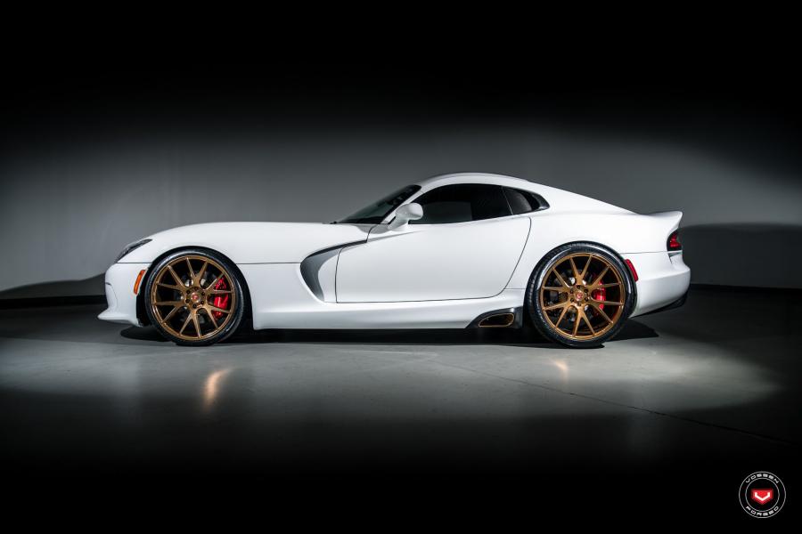  Dodge Viper SRT on Vossen Wheels (VPS-306) 2016 года  (фото 10 из 25)